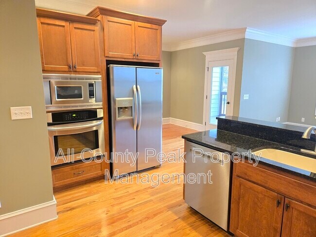 Building Photo - 216 Shady Ridge Ln