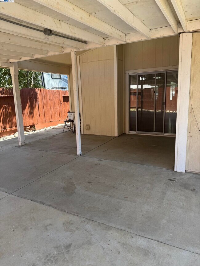 Building Photo - 5325 Avante Ln