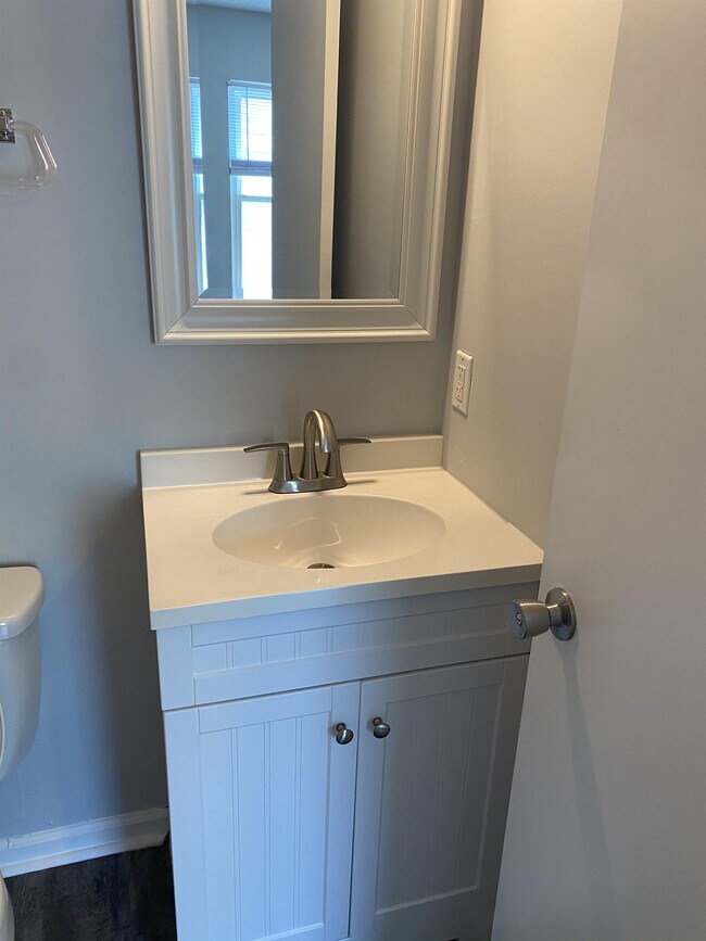 Building Photo - 1251 Sumner Ave