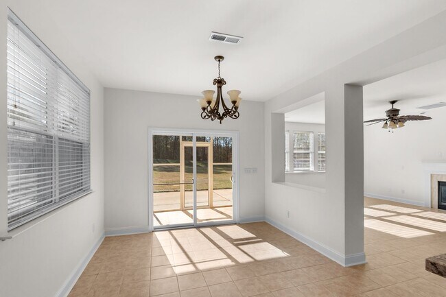 Building Photo - Immaculate 5-bedroom Paradise!