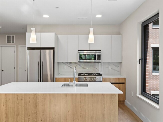 Building Photo - 249 Corey Rd