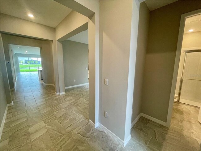 Building Photo - 5929 Oakhaven Ln