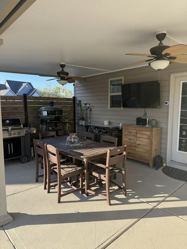 Building Photo - 205 Holmes Point Ct