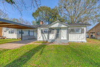 Building Photo - 1606 E Taylor Lake Cir