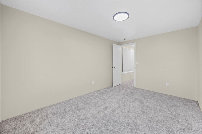 Building Photo - 49 Bucklebury Hill