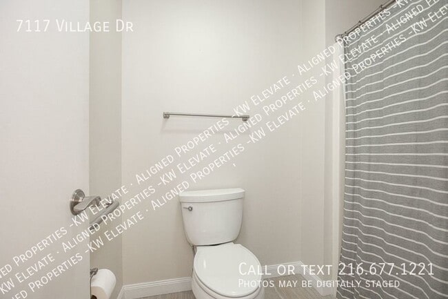 Building Photo - 7117 Village Dr