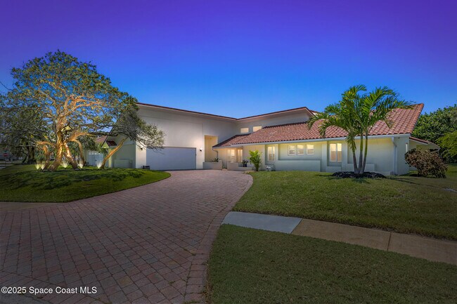 Building Photo - 3070 Rio Plumosa N