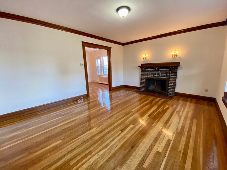 Building Photo - 9 Jonathan St