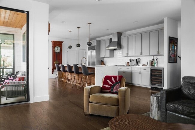 Building Photo - 4420 Mt Vernon Dr