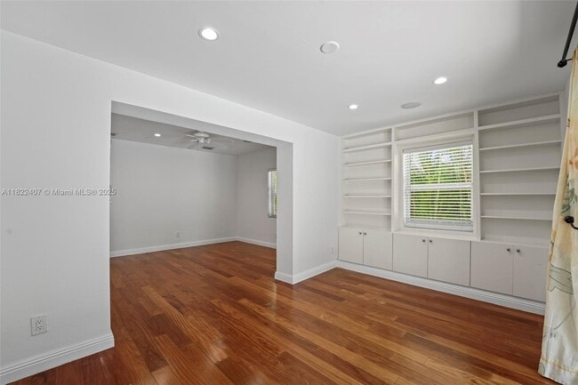 Building Photo - 12730 Ixora Rd