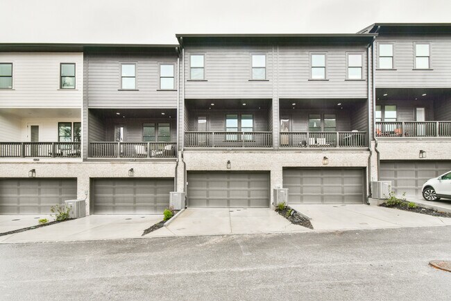 Building Photo - 6528 Beacon Dr