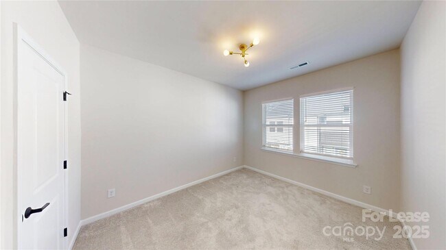 Building Photo - 509 Myrick Aly