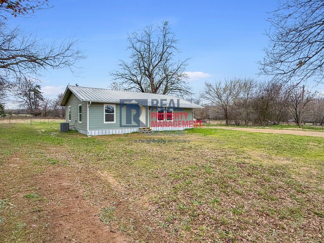 Building Photo - Charming 2-Bed, 2-Bath Home – Newly Renova...