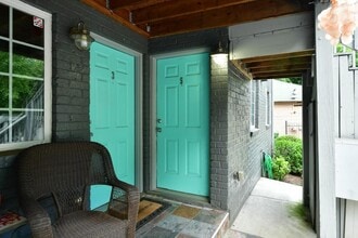 Building Photo - 210 Sampson St NE