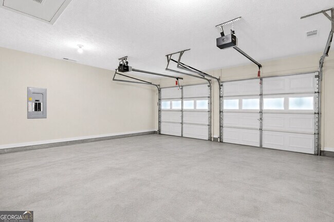 Building Photo - 2343 Cove Lake Way