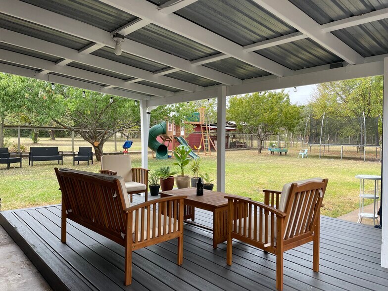 Building Photo - 407 East St