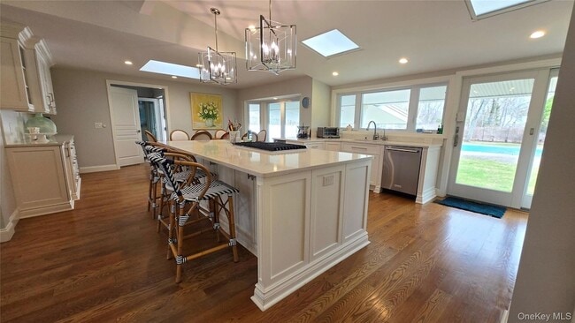 Building Photo - 13 Beach Land Ave