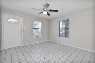 Building Photo - 927 W Formosa Blvd