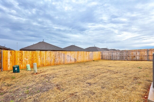 Building Photo - Brand New 4 Bed For Lease in Sara Park