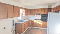 Building Photo - Spacious 3 BR on quiet Columbia street!