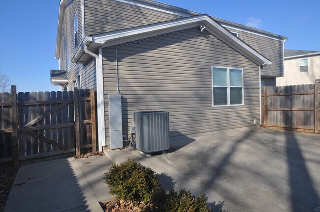 Building Photo - 142 Vineland Pkwy Dr