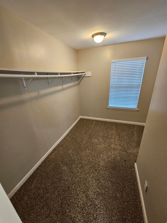Building Photo - 2933 Billy Cross Dr