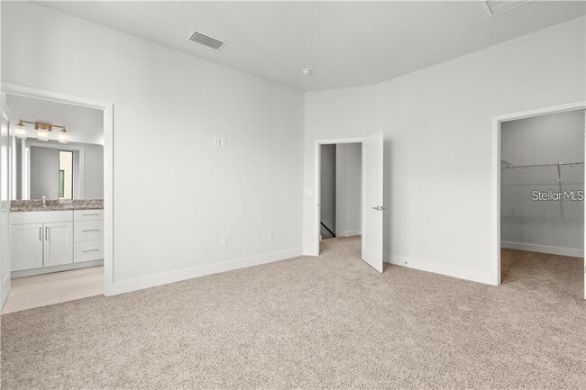 Building Photo - 4810 W McElroy Ave