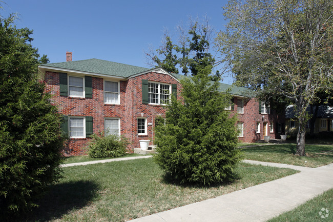 Primary Photo - 1010-1012 Classen Blvd