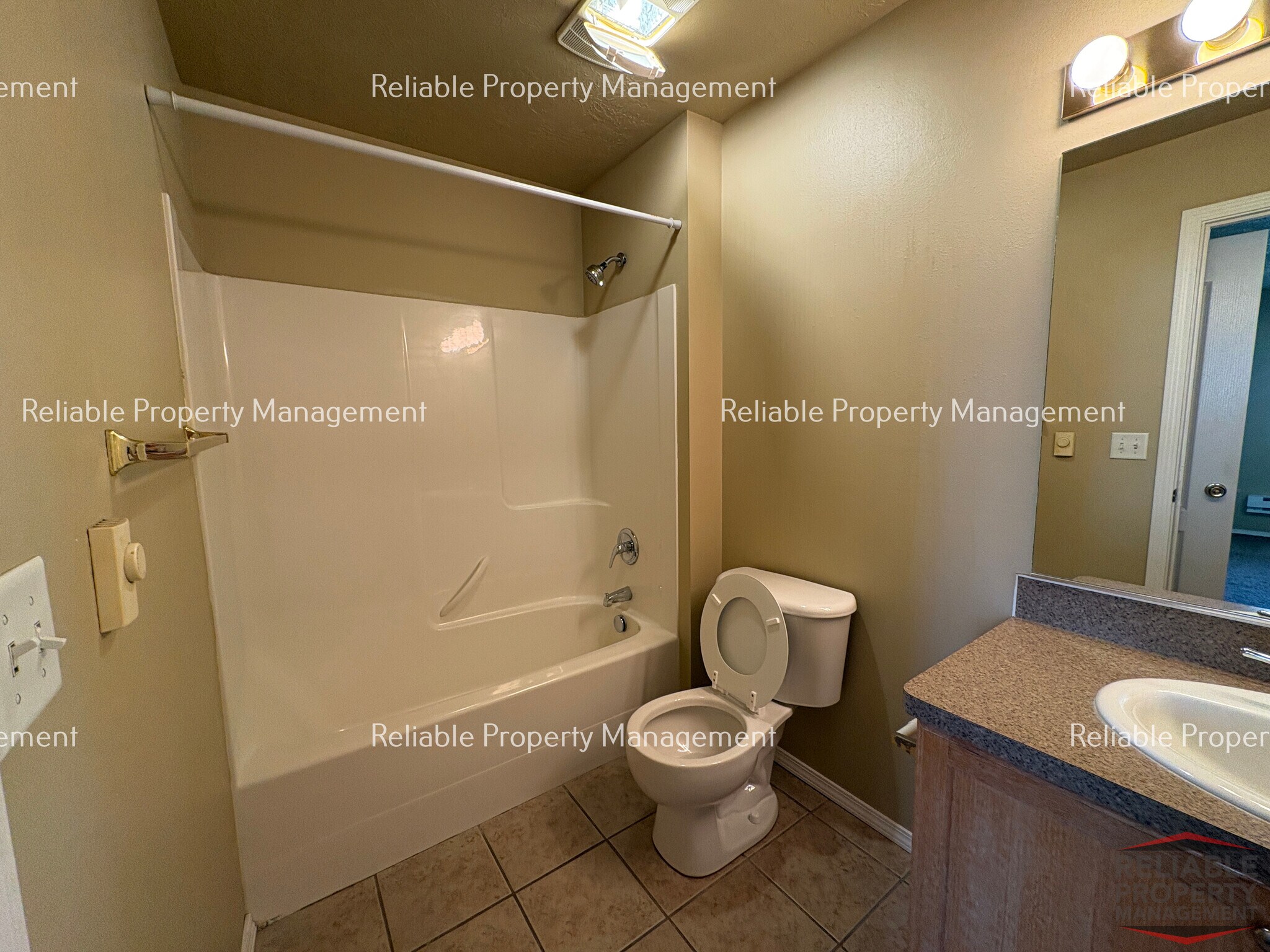 Building Photo - 577 Caribou St