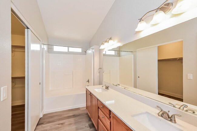 Building Photo - 4646 English Lavender Ave