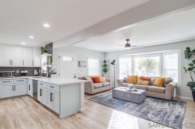 Building Photo - BEAUTIFULLY MAINTAINED AND UPDATED HOME W/JACUZZI, WASHER&DRYER