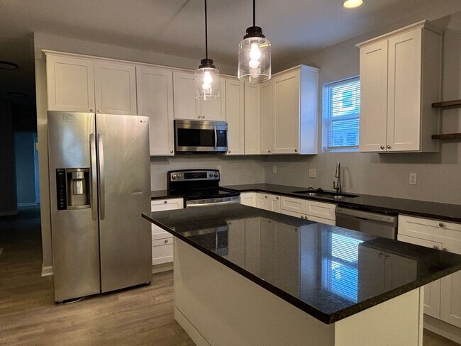 Building Photo - 1338-40 Barth