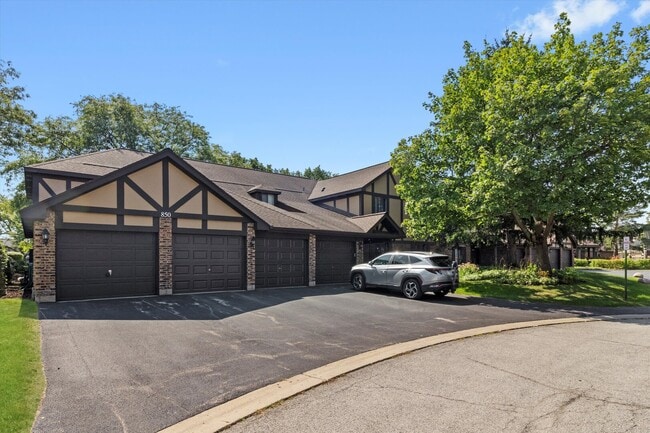 Building Photo - 850 Sheldon Ct