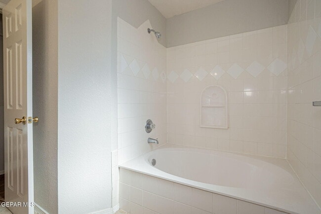 Building Photo - 3057 Tierra Mina Dr