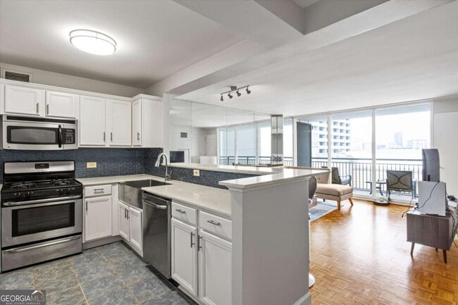 Building Photo - 620 Peachtree St NE