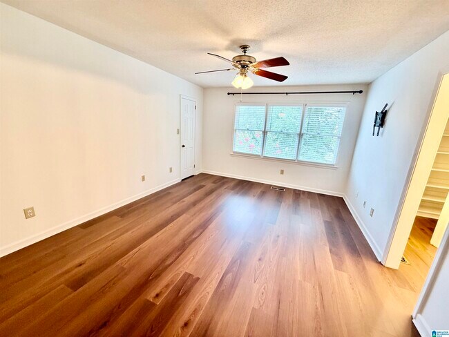 Building Photo - 303 Chase Plantation Cir