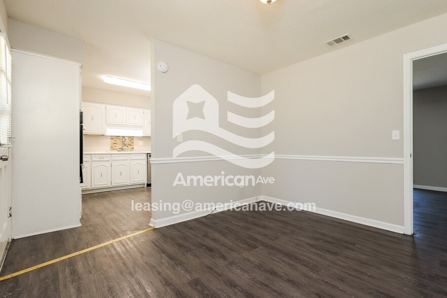 Building Photo - 1113 Rowell St