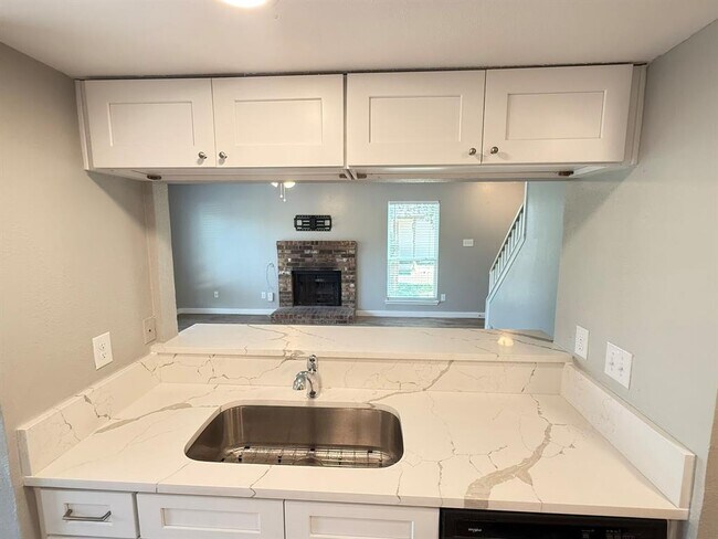Building Photo - 13339 Water Oak Ln