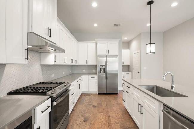 Building Photo - 3018 Sunridge Dr