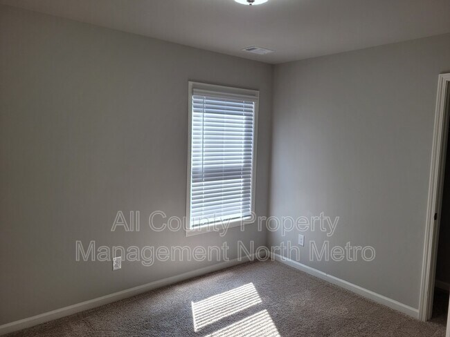 Building Photo - 6477 Crosscreek Ln