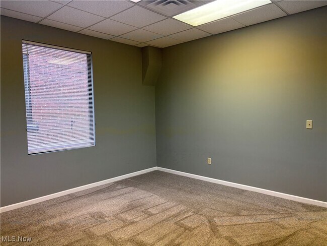 Building Photo - 158 N Broadway St