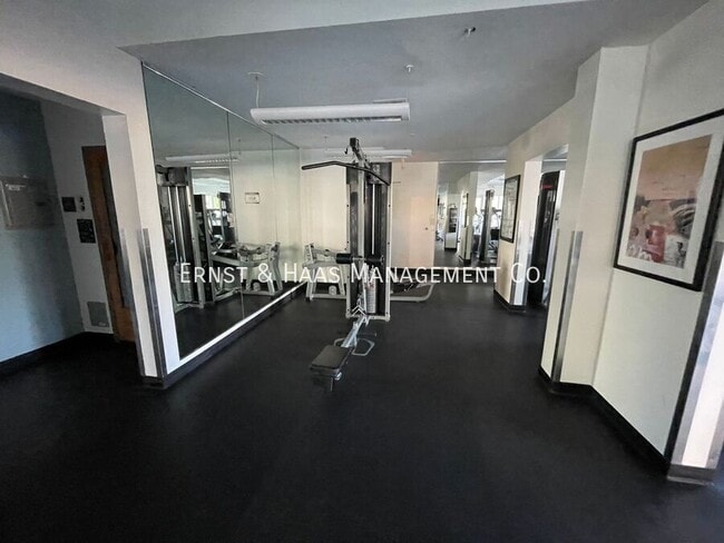 Building Photo - 388 E Ocean Blvd