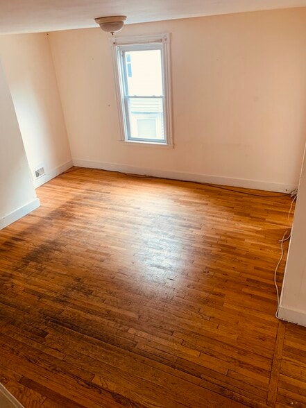 Building Photo - 21 Pratt St