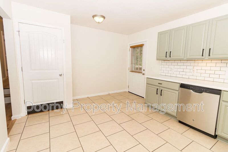 Building Photo - 9134 Westminister Cir Dr