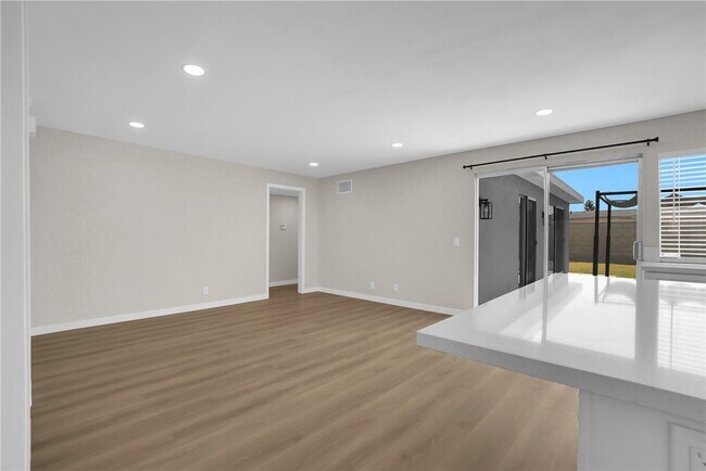 Building Photo - 1242 Sultan Cir
