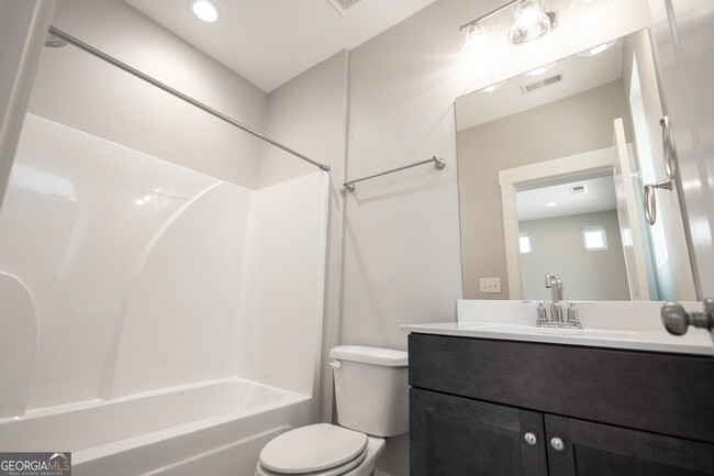 Building Photo - 708 Banton Dr NW