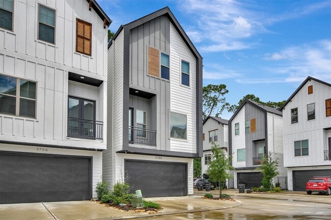 Building Photo - 3704 Creekmont Grn Ln