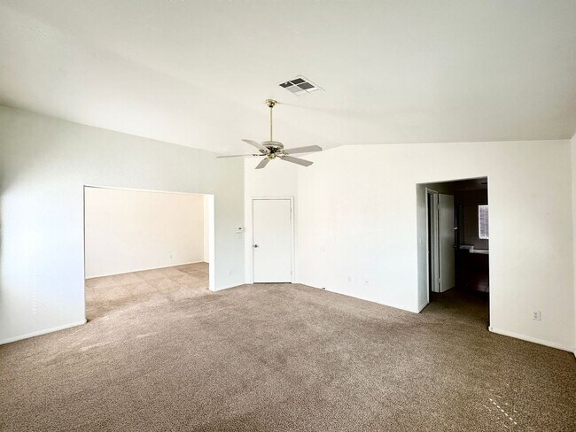 Building Photo - Cimarron Village