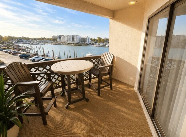Building Photo - 401 Harbour Point
