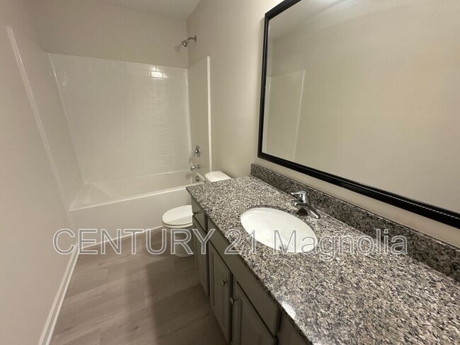 Building Photo - 815 Delta Ln